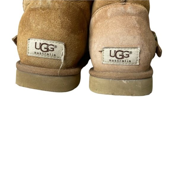 UGG Women's Chestnut Suede Classic Short Dylyn Sheepskin Buckle Moto Boot Size 8 - Picture 9 of 11